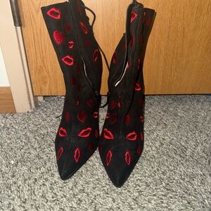Black and Red Embroidered Women's Boots